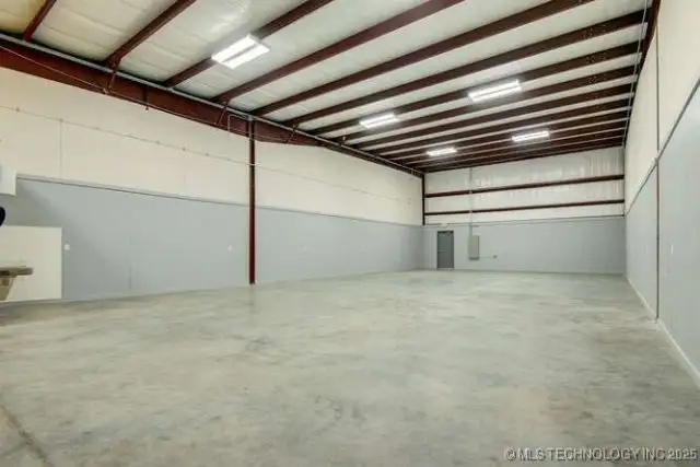 62,800 Sq Ft Insulated Industrial Building with Flexible Units in Prime Location