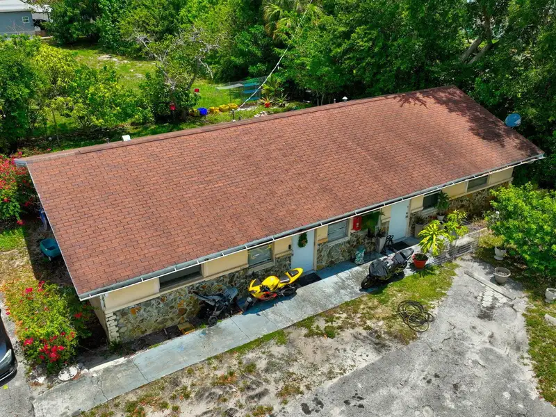Well-maintained 6-unit Multifamily Property in South Florida with Value-add Potential