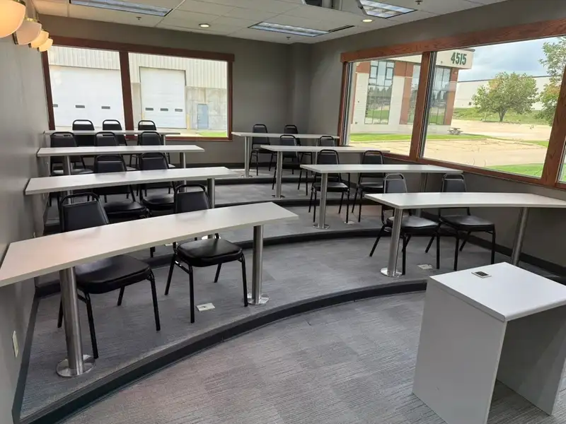 Furnished Office Space for Sublease in Southwest Cedar Rapids – 40,770 Sf