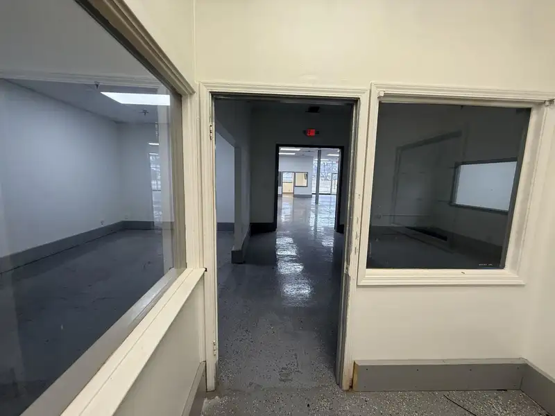 57,500 Sf Warehouse/showroom with Office Space Near Memphis International Airport