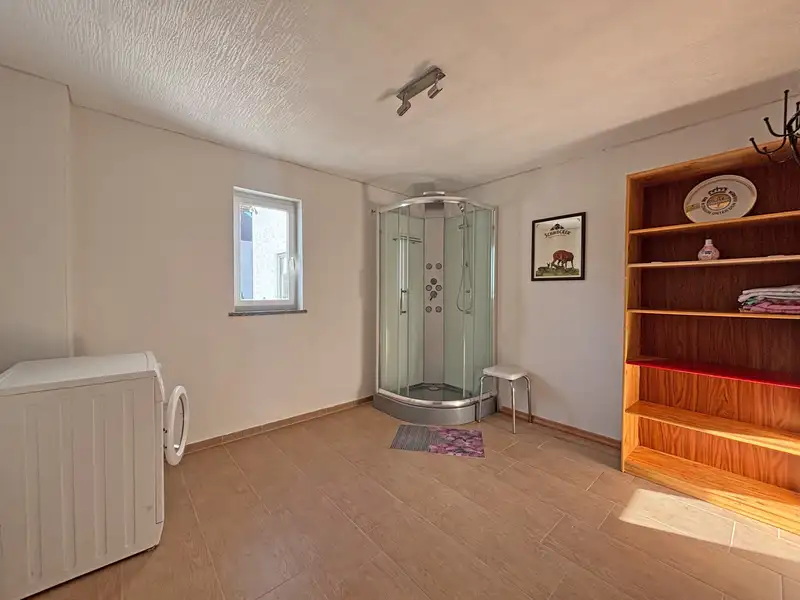 Modernized Detached House with Commercial Space in Family-friendly Location