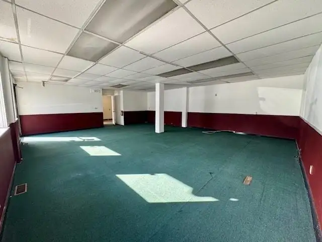 Flexible Office Space for Lease in Pleasant Valley with Separate Entrance and High Visibility