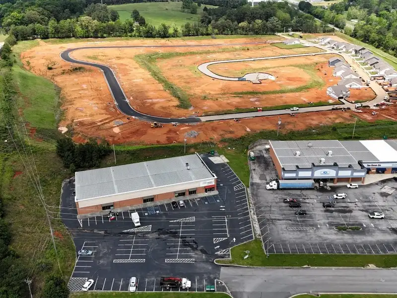 Commercial Strip Center on 3 Acres in Lafayette, Ga Near Walmart Supercenter