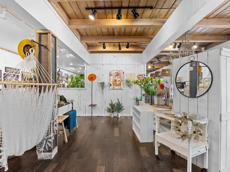 Retail Space for Lease in Pawleys Island's Island Shops - 1,722 Sf
