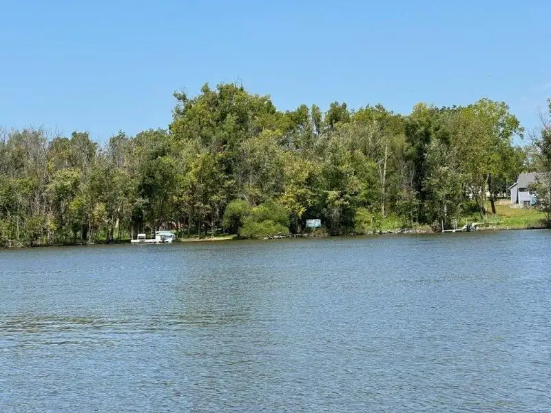 Premier Full-service Marina with 95 Slips on Rock River, Direct Lake Access