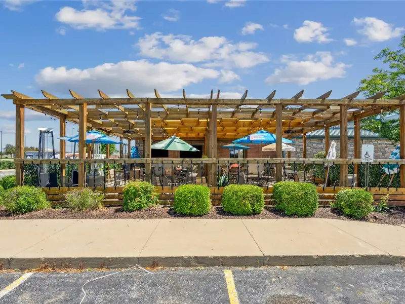 High-visibility Restaurant Property with Long-term Nnn Lease in Cedar Rapids