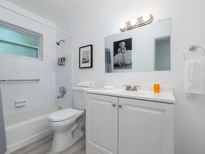 Turnkey 6-unit Airbnb Property in Prime Wilton Manors - Fully Renovated and Furnished