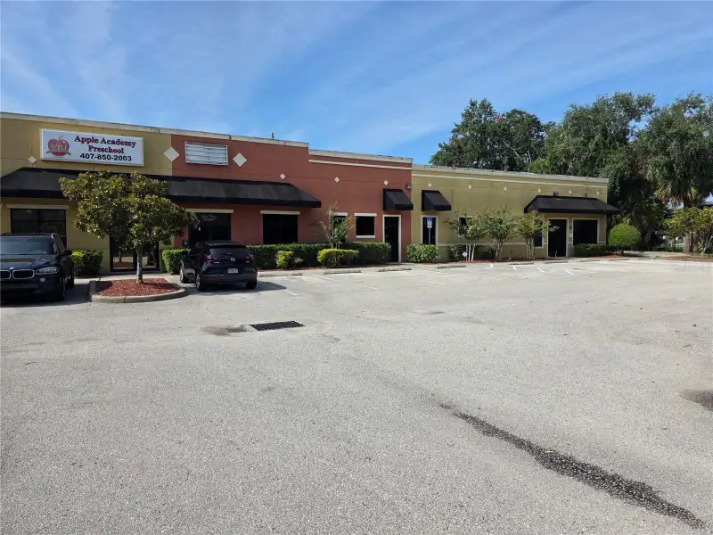 Versatile Commercial Space with Zoning for Office, Retail, and Light Industrial Near I-4