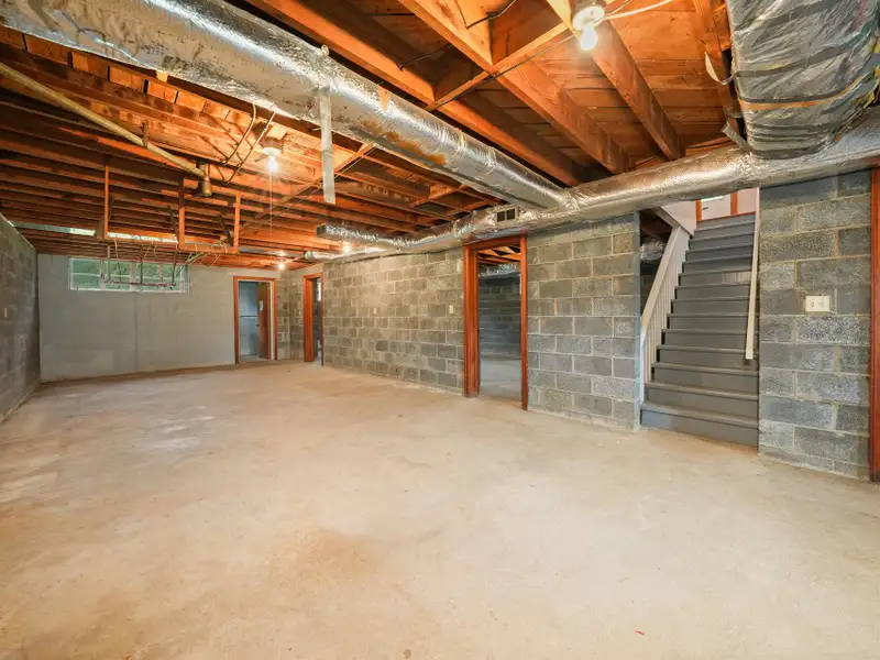 Prime 2.58-acre Multifunctional Property with Ranch Home and Outbuildings Near High-traffic Area