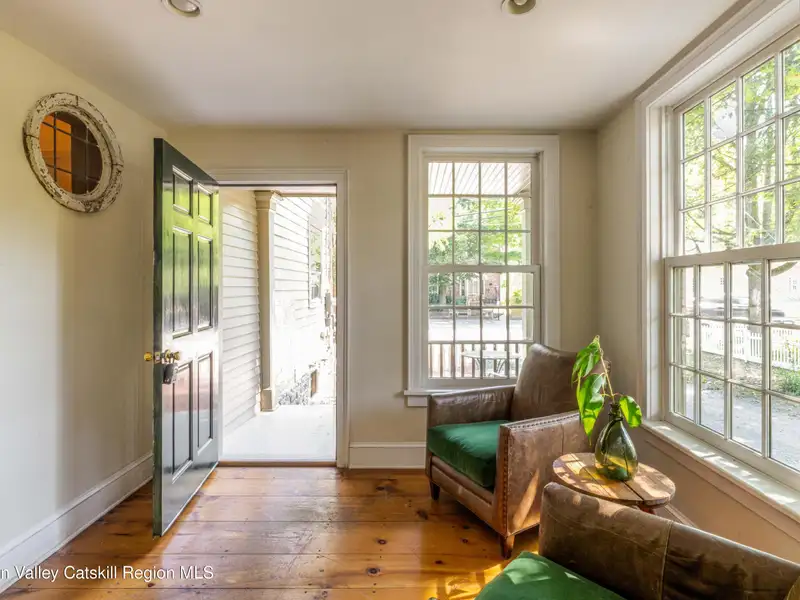 Historic Mixed-use Landmark in Kinderhook Village with Restaurant and Flexible Suites