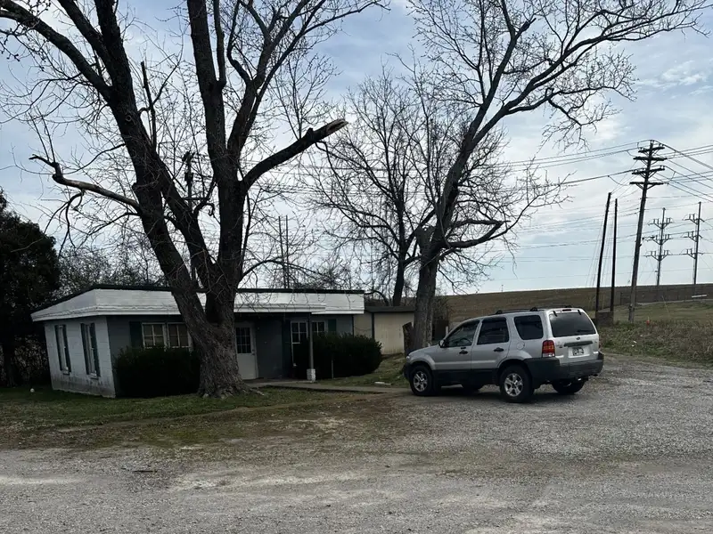 Multi-unit Investment Opportunity on Paulk Lane with Established Tenants and Cash Flow