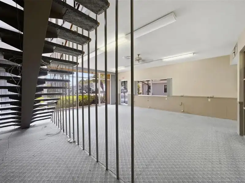 High Visibility Retail/office Building in Downtown St. Petersburg - Renovate or Rebuild Opportunity