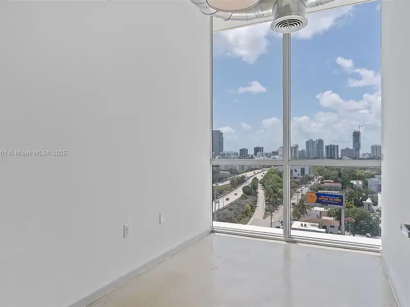 Professional Office Space for Lease in Brickell - 85 Sf with City Views