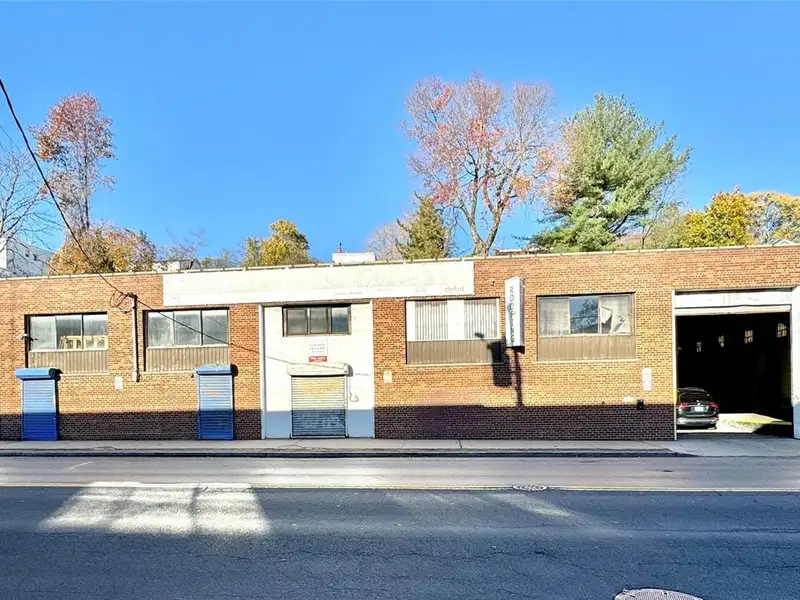 14,000 Sf Showroom/office Building for Lease in Prime Yonkers Location