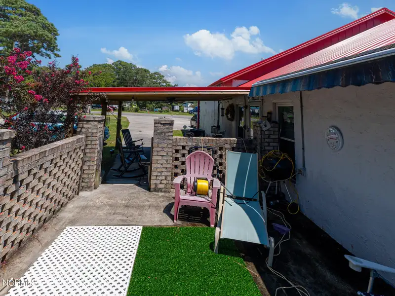 Mixed-use Building with Established Restaurant and Bait Shop in Oak Island, Nc
