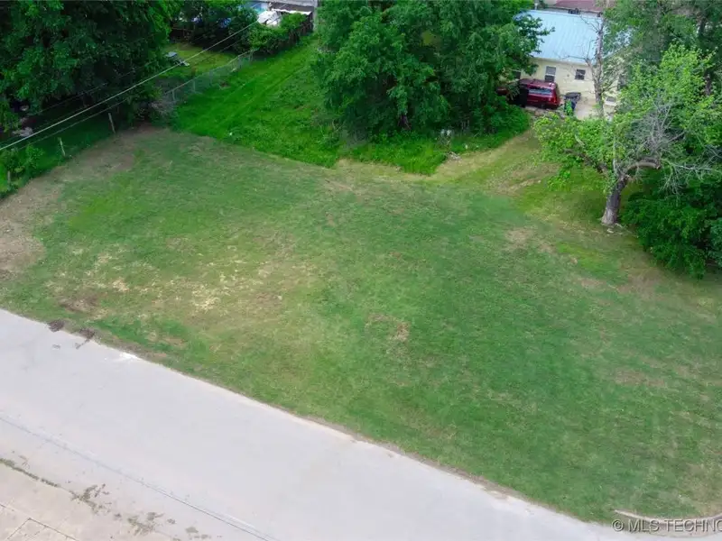 Versatile 5200+ Sf Commercial Property with Walk-out Basement in Prime Location