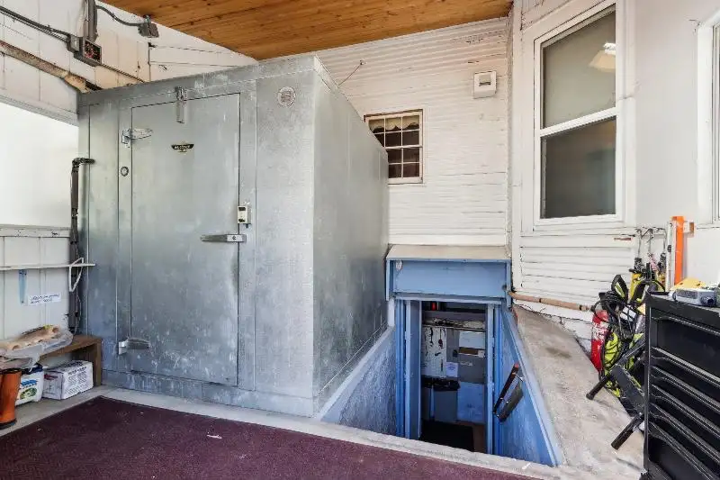 Historic Inn with Guest Suites and Motel Units in Wisconsin Dells