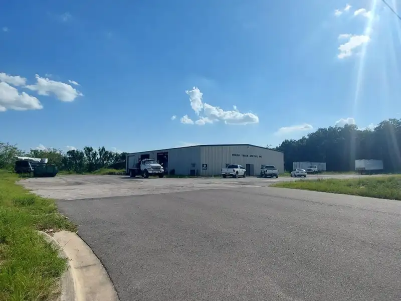 Commercial Property with Warehouse and 10.94 Acres on High-traffic State Rd 46, Mount Dora