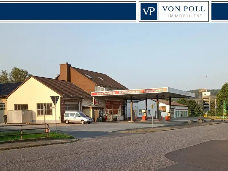 Spacious Property with Gas Station and Halls on Federal Highway 7, 12,000 M²