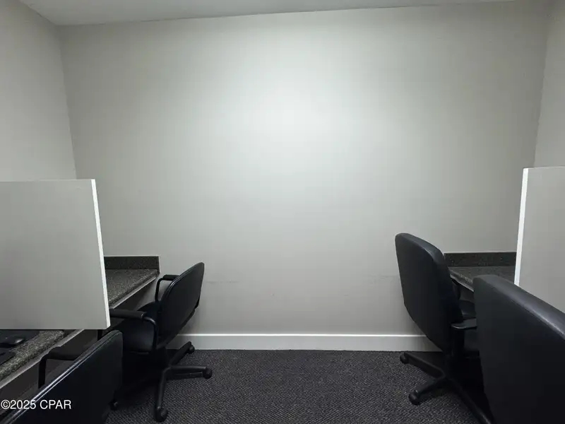 Commercial Office Building for Lease in Central Panama City, Ideal for Charter School or Medical Use
