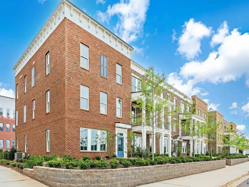 Live/work Townhome with Flex Space, Gourmet Kitchen, and 2-car Garage in Prime Location