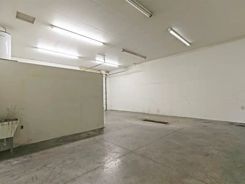 Large 30'x40' Shop with Office and Storage Near N Reserve and Interstate 90