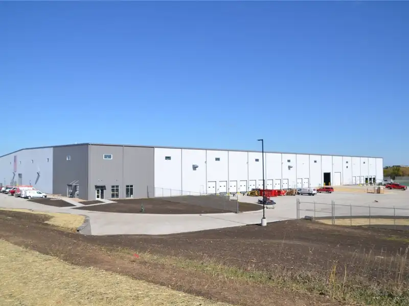 Midwest Commerce Park: Versatile Industrial Distribution Hub Near Eastern Iowa Airport and I-380