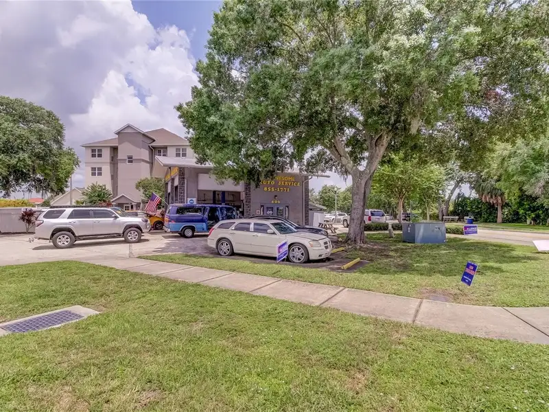Auto Repair Shop for Sale in Established Oldsmar Location with Equipment and Storage