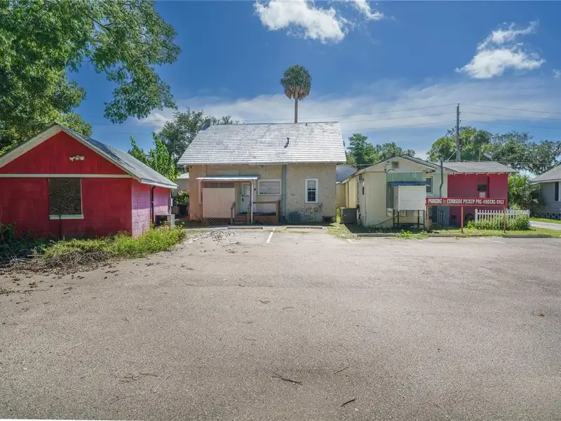 Distinctive Commercial Property in Historic Uptown Mount Dora with Flexible Layout