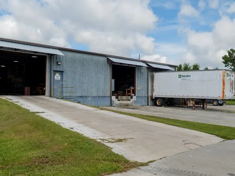 Versatile Commercial Property with Office, Showroom, and Warehouse in Lowndes County