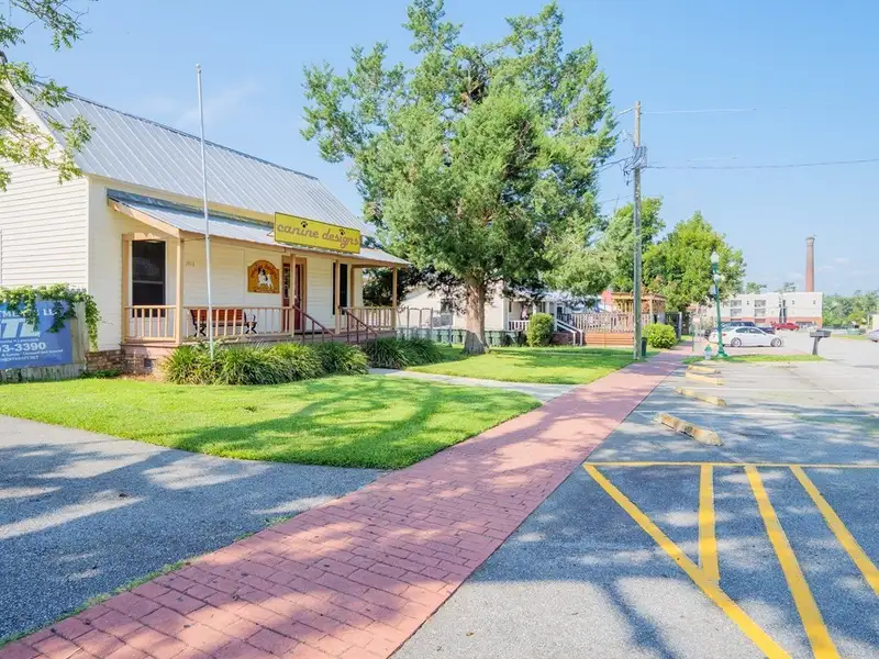 Versatile Flex Building with Office and Warehouse Space in Prime Valdosta Location