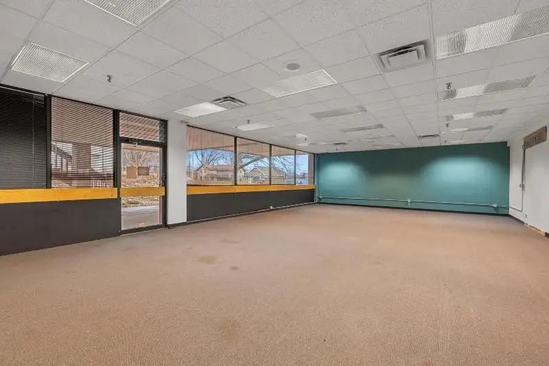Commercial Lease Opportunity on High-traffic State Hwy 33