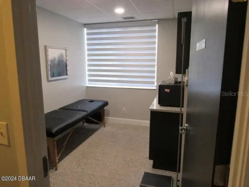 Renovated Medical Suite in Granada Oaks Building, Ormond Beach - 1632 Sf Turnkey Opportunity