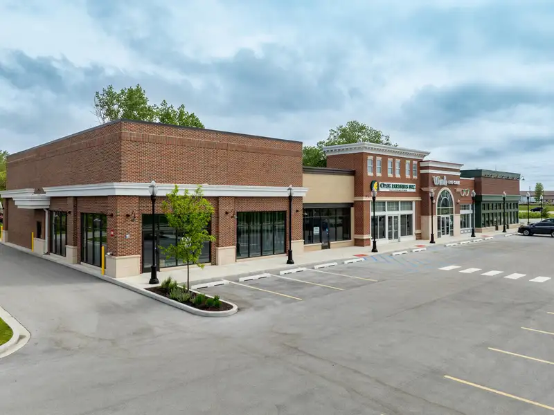 Retail Space for Lease on Us-41 Corridor - 1,977 Sf Vanilla Box Suite
