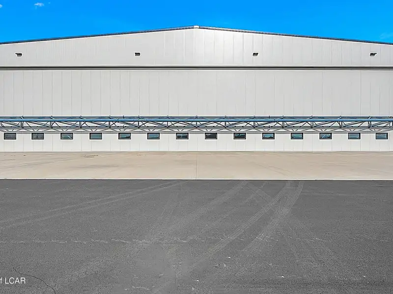 16,000 Sq Ft Hangar for Sale or Lease at Hazleton Regional Airport