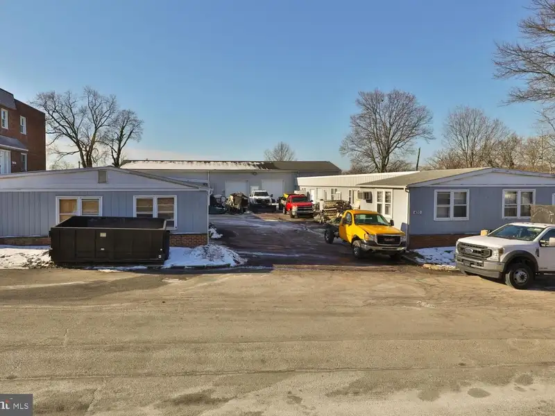 Commercial Property with Office and Warehouse Space in Norristown, Ideal for Multiple Tenants