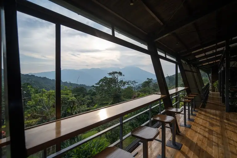 Celeste Mountain Lodge: 17-acre Eco-lodge with Rainforest Reserve in Costa Rica