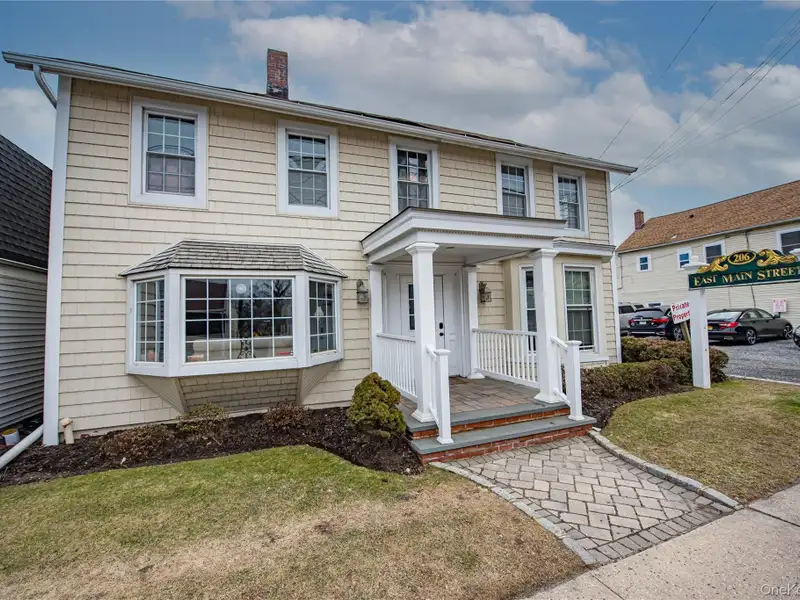 One Room Office in Babylon Village with Parking and Utilities Included