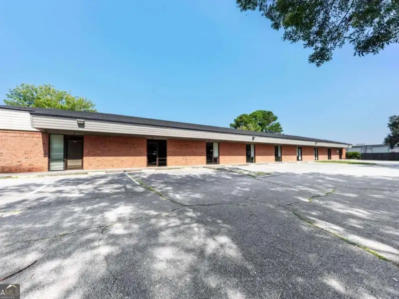 9,000 Sqft Industrial Building on 1.03 Acres in St. Marys, Ga