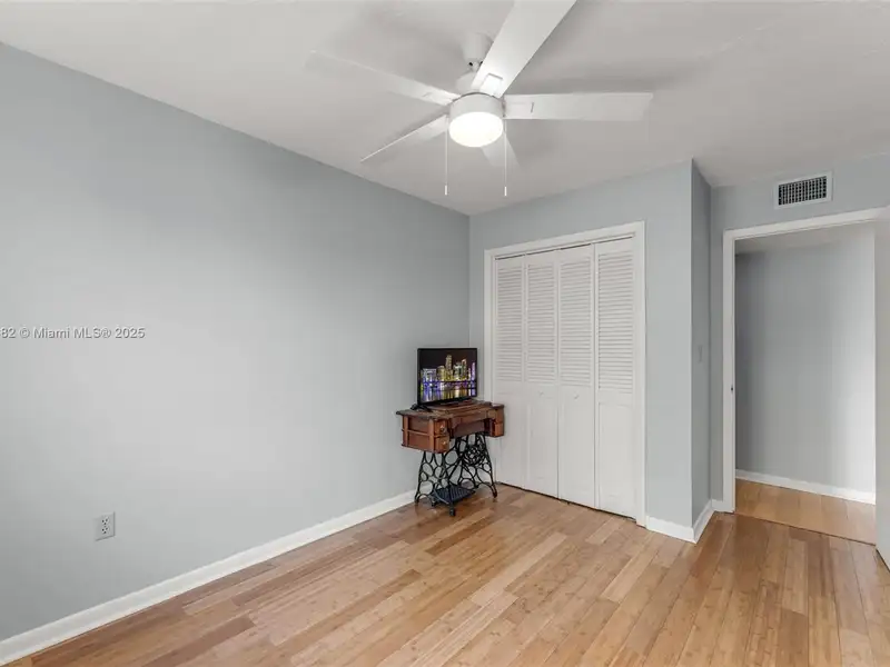Remodeled 5-bedroom Home on 1 Acre in Redlands Near National Parks