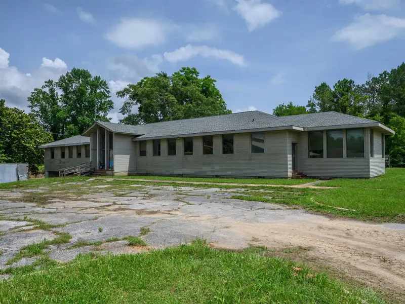 Turnkey Commercial Sawmill and Pallet Company on 40 Acres in Prime Industrial Location
