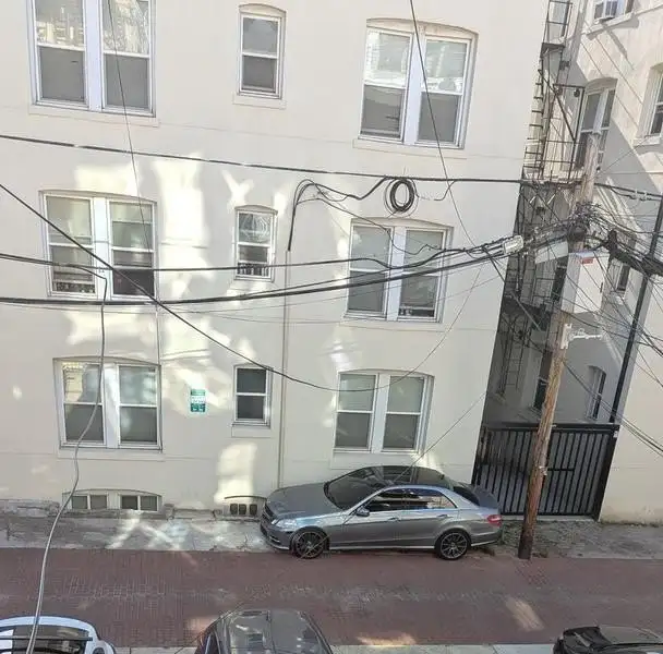 Ground Floor Retail Space for Lease in Logan Circle/shaw - 730 Sf