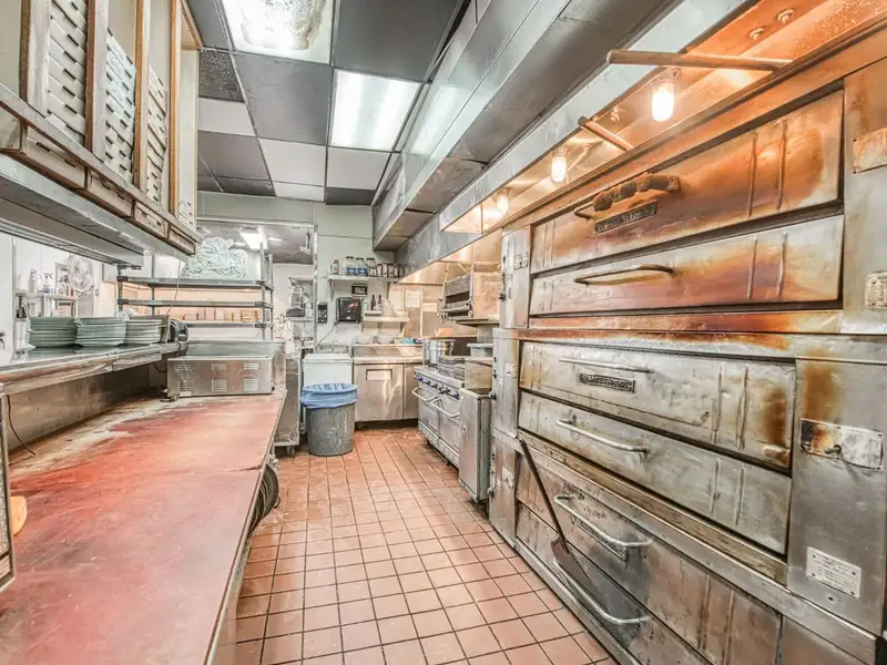 Restaurant Location for Sale with Equipment, Lease Transfer, and License in Palm & Nees Ave