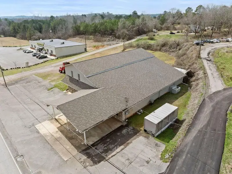 Versatile 8,370 Sqft Property with Storage and Kitchen Near Interstate