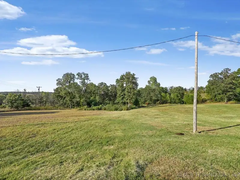 Modern Industrial Property on 9 Acres with Versatile Space and Expansion Potential