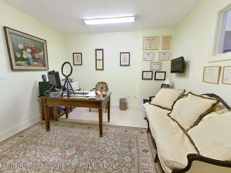 Live/work Condominium in Downtown West Palm Beach with Private Entrance and Parking