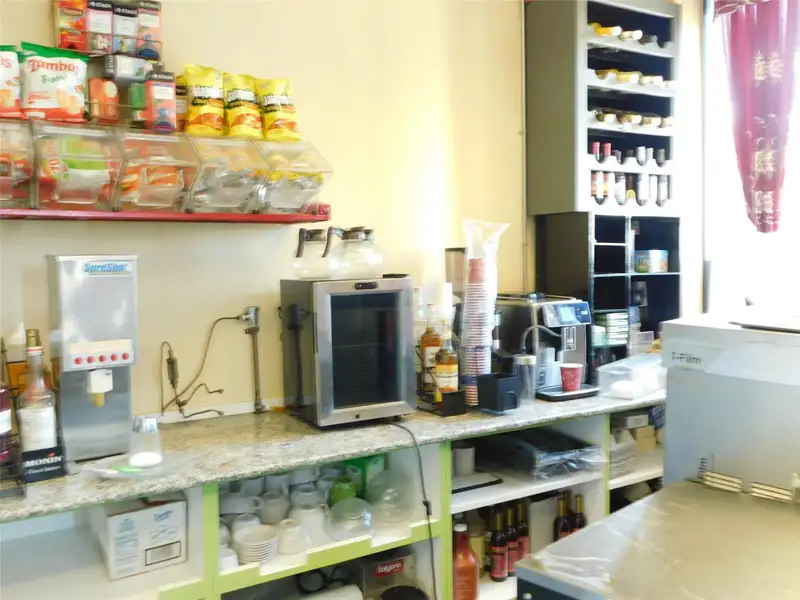 Turnkey Pizza Restaurant for Sale in High-traffic Location with Essential Equipment Included
