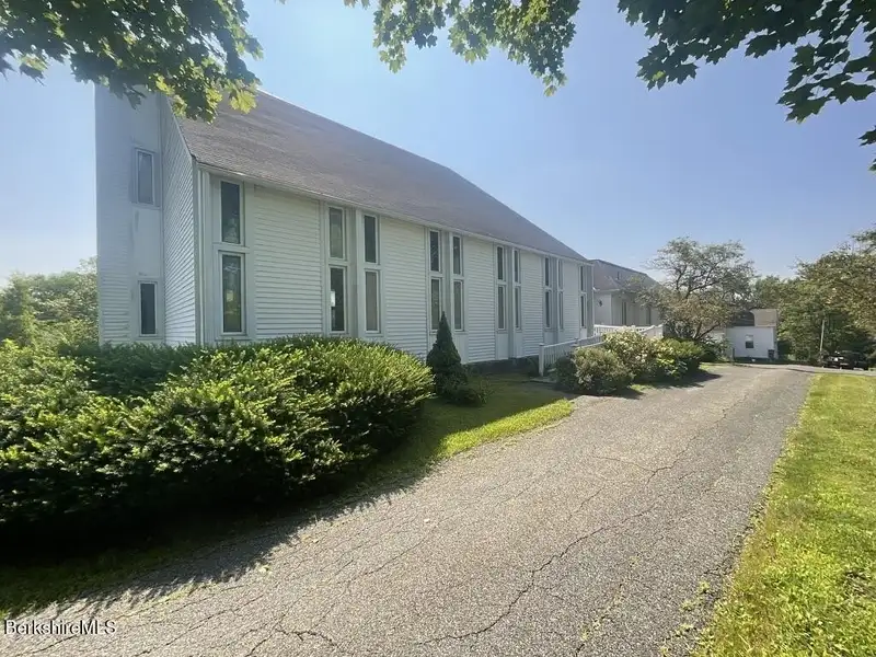 Charming Residential Property in Prime Location – Stone House Properties Listing