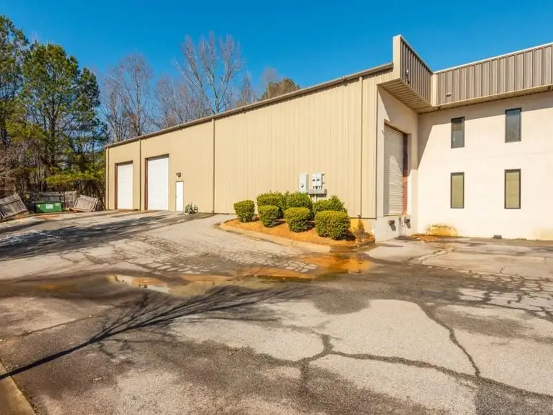 Professional Office Space for Lease in Fayetteville with Three Private Offices