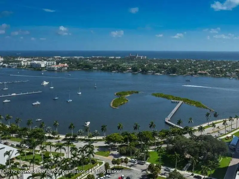 Live/work Condominium in Downtown West Palm Beach with Private Entrance and Parking